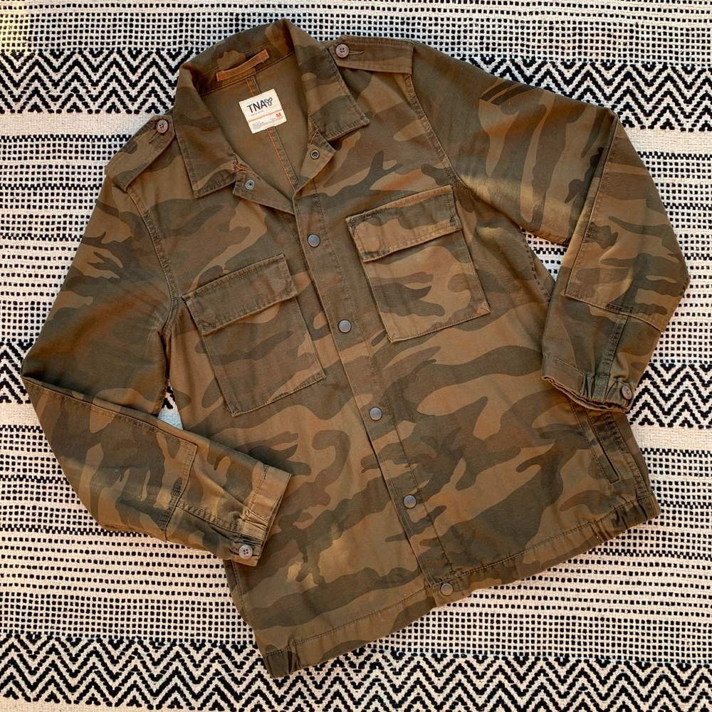 TNA Camo Button Down Shirt Jacket size M